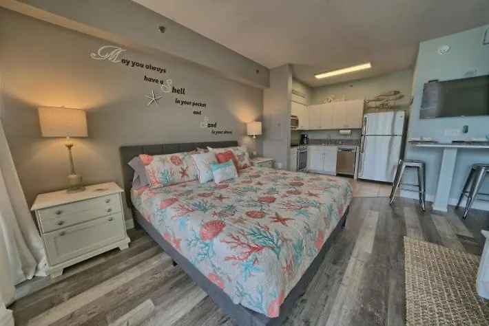 Deluxe Beachfront Studio, Shores Of Panama New And Renovated Panama City Beach Aparthotel